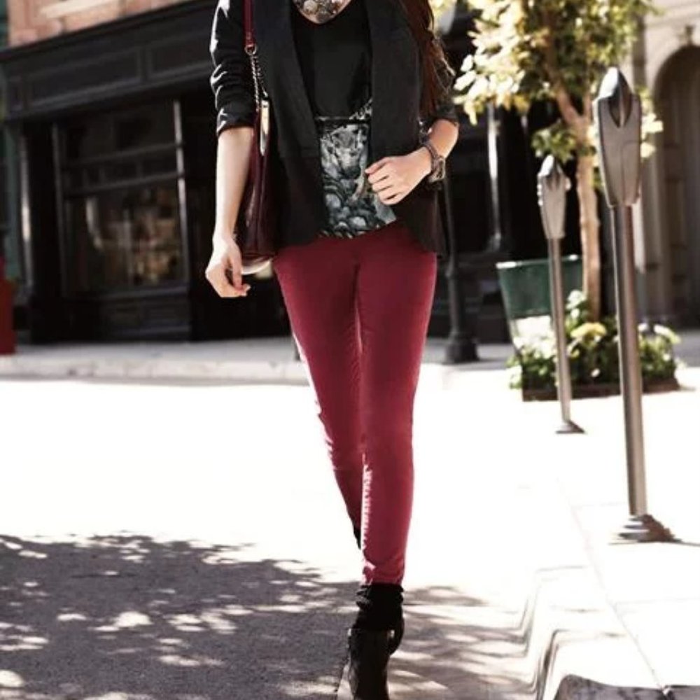 Vera Wang - Purple/Wine Color - Skinny Jeans - Size 8